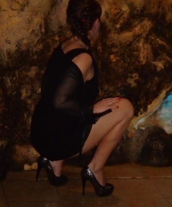 💋 Я креативная и открытая к новым приключениям. Имею множество возможностей и умений, которые сделают наше время вместе незабываемым. 💫 Я живу в Москве и готова встретиться с тобой в любом удобном для нас месте. ✨ У меня множество положительных отзывов, которые говорят о моих навыках и качестве предоставляемых услуг. 💕 С удовольствием покажу тебе свои фото, чтобы ты мог увидеть, насколько я привлекательная и соблазнительная. 💃 Не упускай возможность провести время с настоящей профессионалкой, которая доставит тебе незабываемое удовольствие. 💥 Жду с нетерпением нашей встречи! 💫 Карина