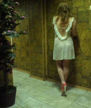 💋 Я креативная и открытая к новым приключениям. Имею множество возможностей и умений, которые сделают наше время вместе незабываемым. 💫 Я живу в Москве и готова встретиться с тобой в любом удобном для нас месте. ✨ У меня множество положительных отзывов, которые говорят о моих навыках и качестве предоставляемых услуг. 💕 С удовольствием покажу тебе свои фото, чтобы ты мог увидеть, насколько я привлекательная и соблазнительная. 💃 Не упускай возможность провести время с настоящей профессионалкой, которая доставит тебе незабываемое удовольствие. 💥 Жду с нетерпением нашей встречи! 💫 Карина